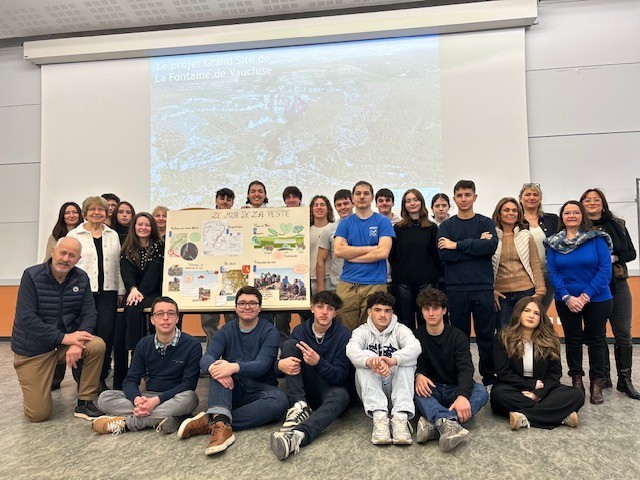 cloture de la presentation Mur de la Peste  par les élèves LPA à la mairie de Lagnes Janvier 20026